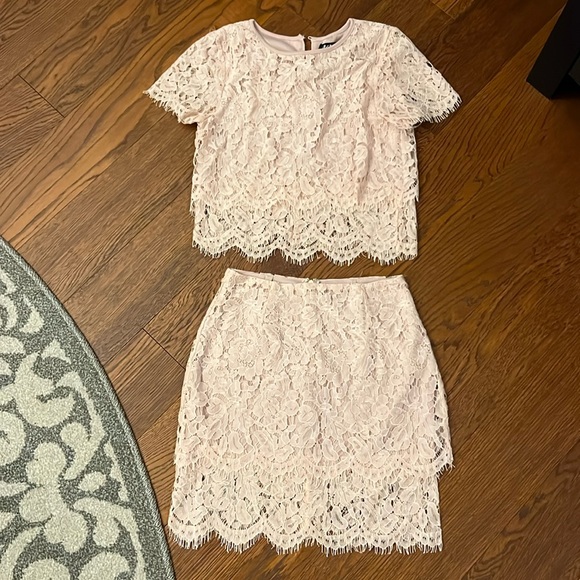 Lulus lace Set - Picture 1 of 5